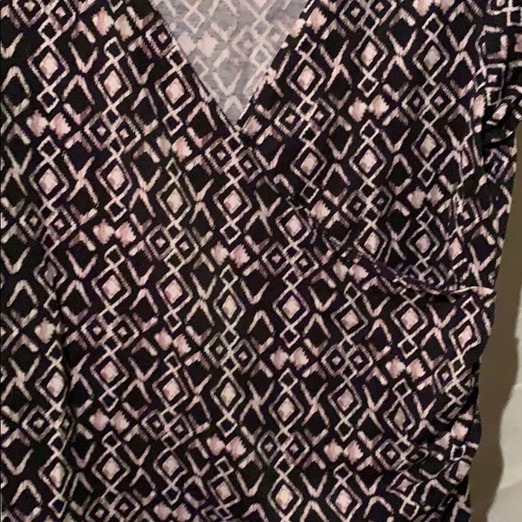 Criss cross top with pattern - Picture 2 of 3